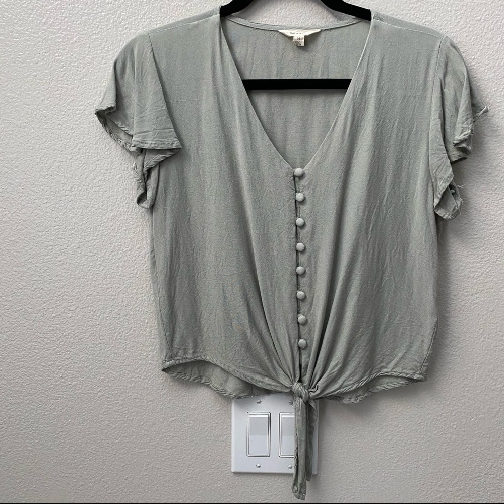 Sim & Sam Button Tie Front Cropped Blouse